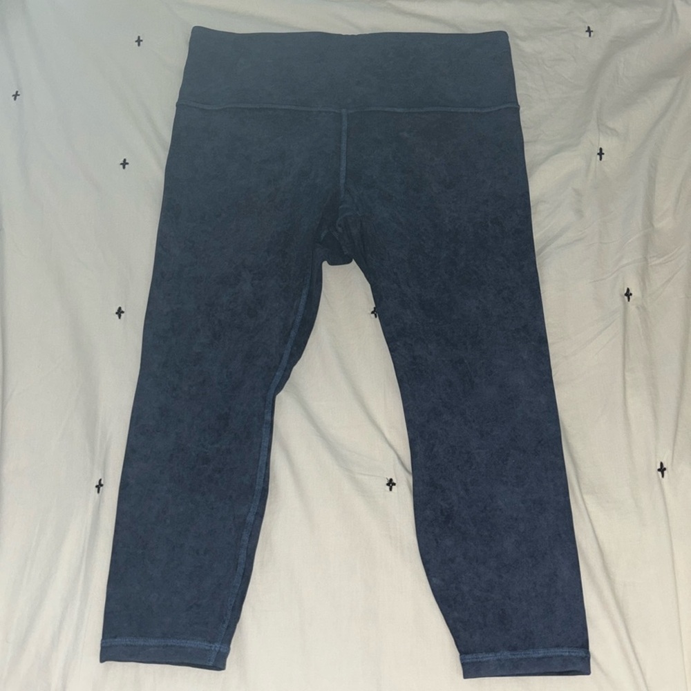 Like new! Athleta marbled blue 7/8 legging